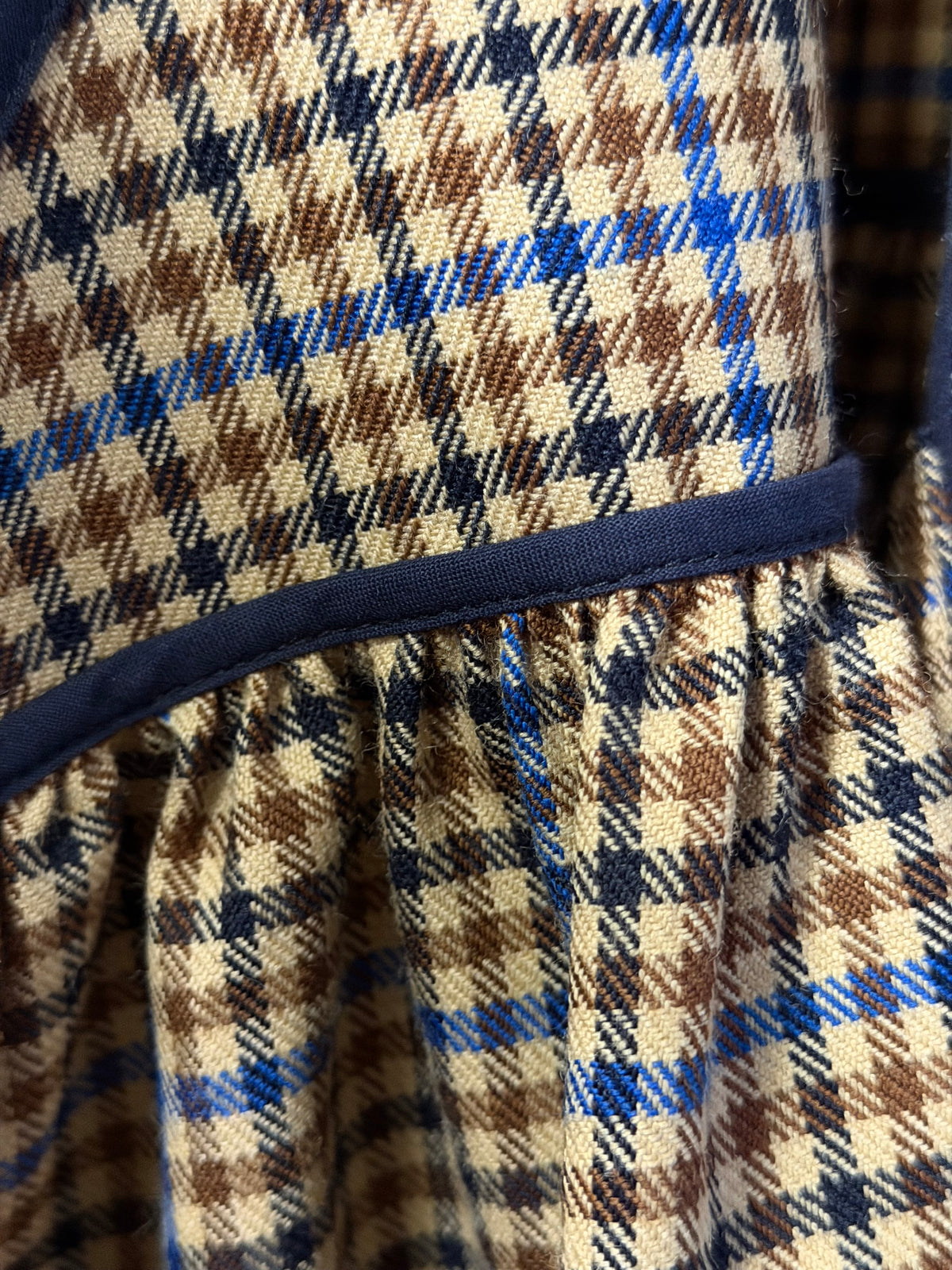 Grembiule in pura lana sui toni del marrone beige blu (Ref. 557)