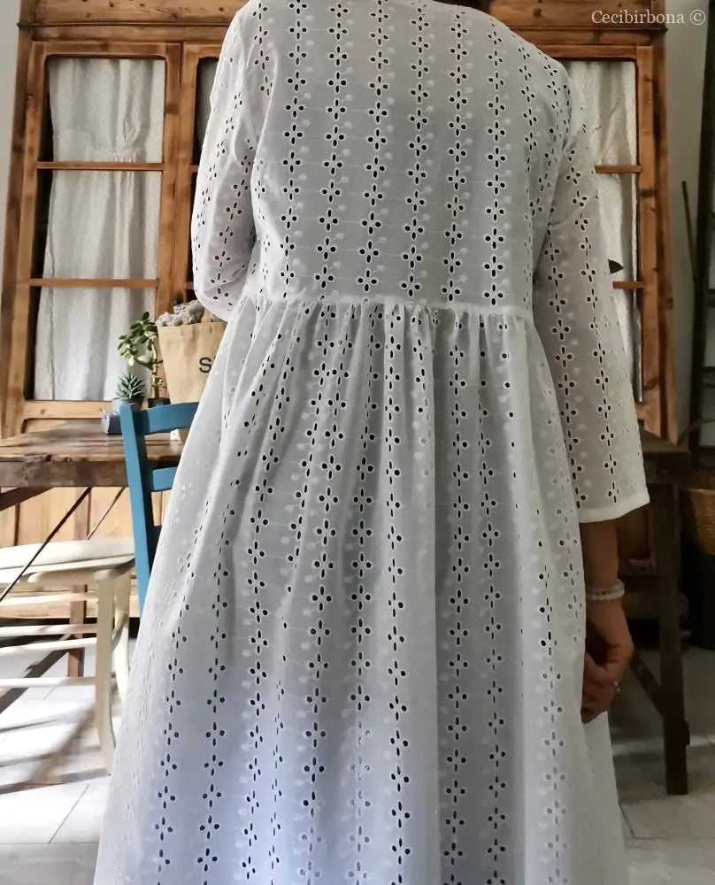 Abito incrociato in sangallo di cotone con maniche (Ref. 115) abito donna