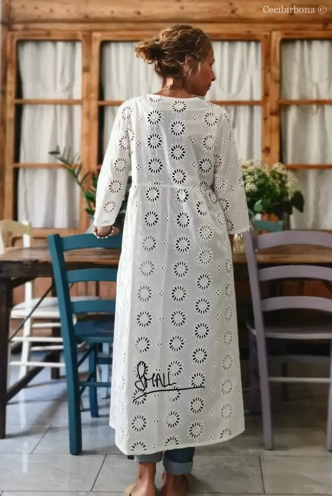 Abito incrociato in sangallo di cotone con maniche (Ref. 125) abito donna