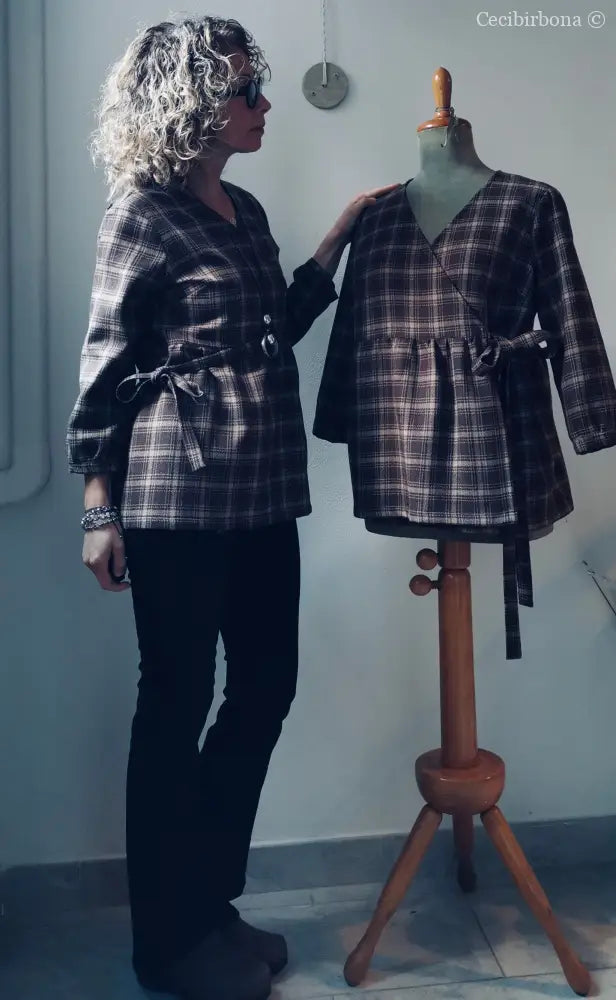 Camicia donna incrociata in lana tartan marrone (Ref. 99) camicia donna