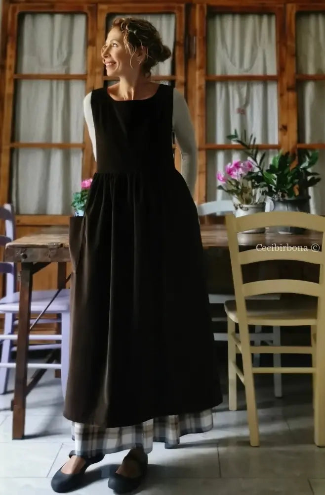 DISPONIBILE IN PREORDINE Grembiule in velluto marrone (Ref. 70) grembiule donna tessuti moderni