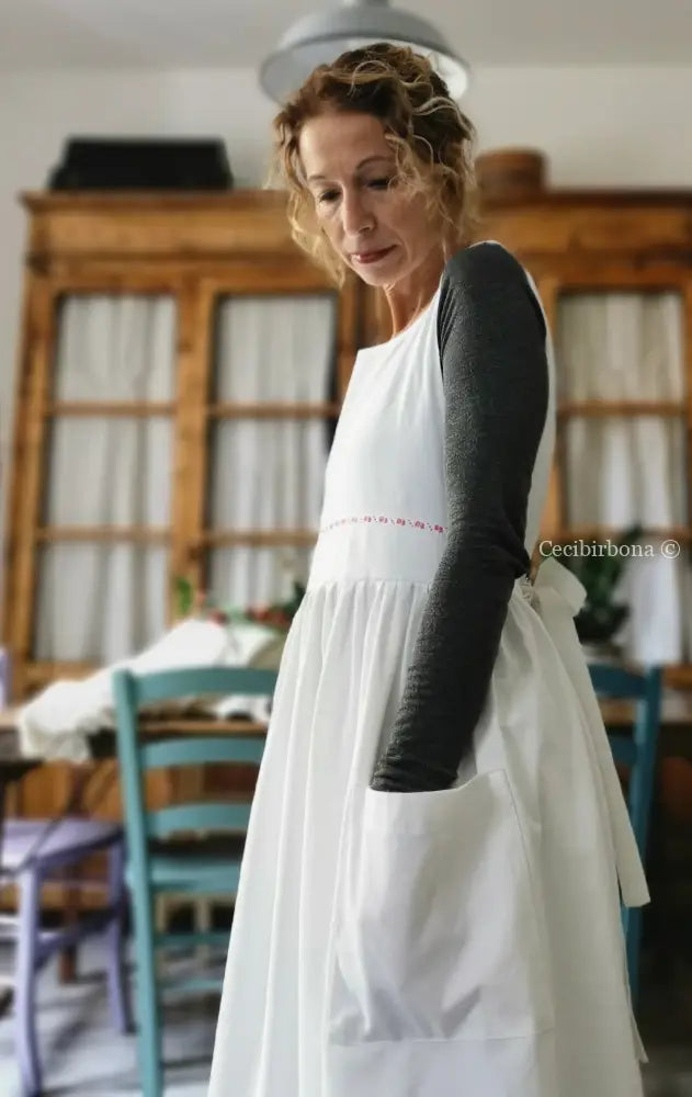 Grembiule da cucina in cotone con passamaneria rossa grembiule donna tessuti antichi