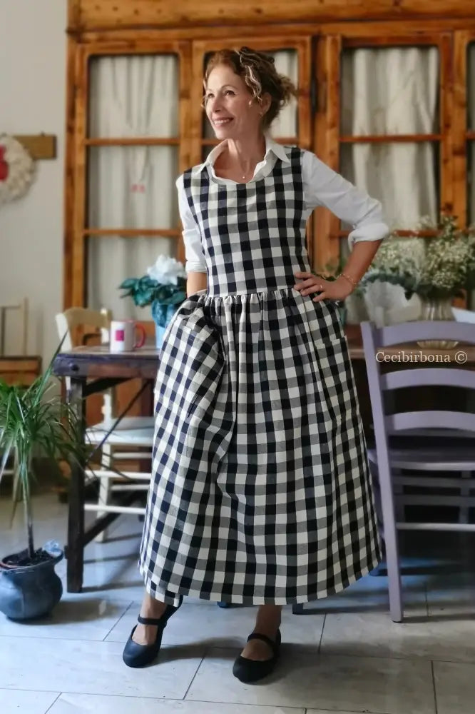 Grembiule in cotone a quadri blu e panna (Ref. 488) grembiule donna tessuti moderni