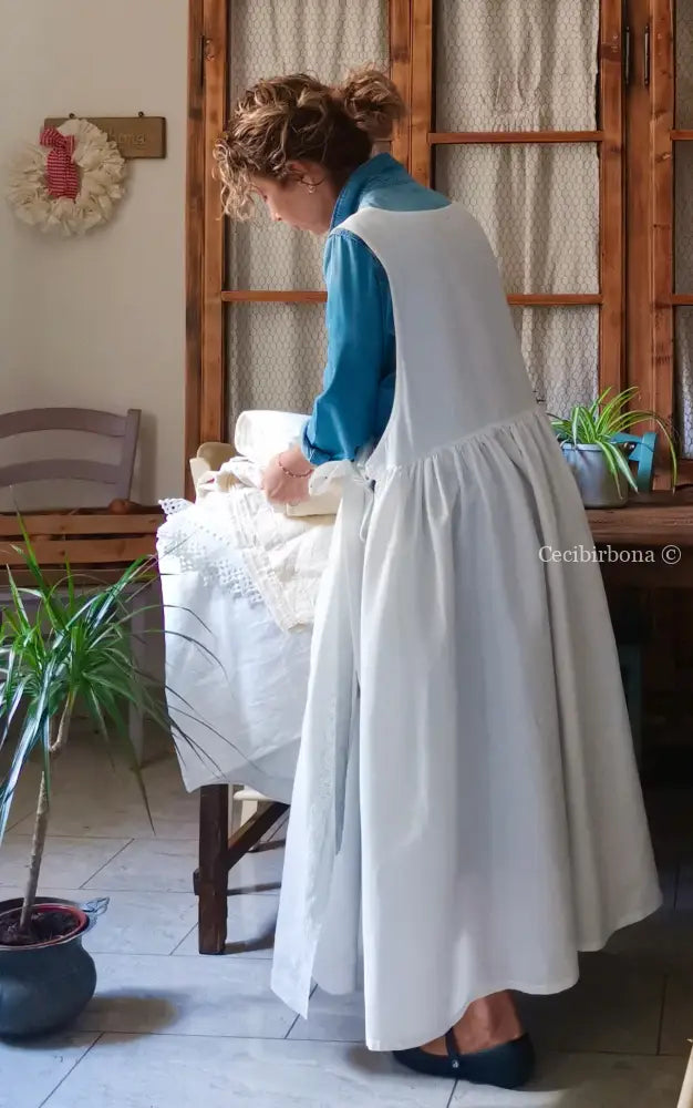 Grembiule in cotone con pizzo a intaglio (Ref. 487) grembiule donna tessuti antichi