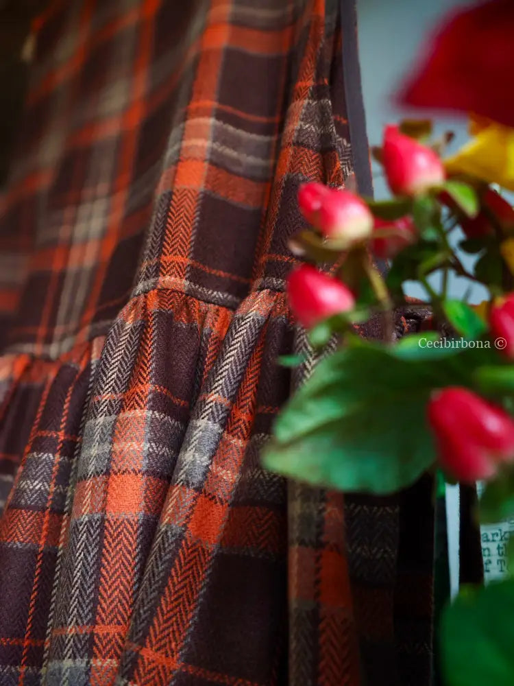 Grembiule in lana tartan marrone e ruggine (Rif. 478) grembiule donna tessuti moderni