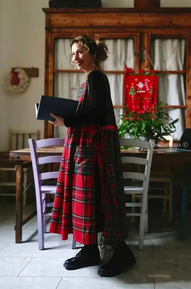 Grembiule in pura lana tartan patchwork rossa e grigia (Ref. 458) grembiule donna tessuti moderni