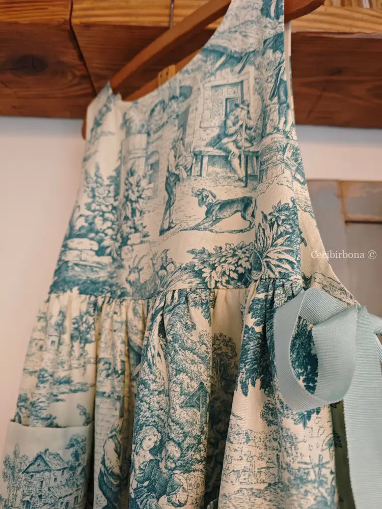 Grembiule in toile de Jouy carta da zucchero con lacci in gros grain (Ref. 333) grembiule donna tessuti moderni