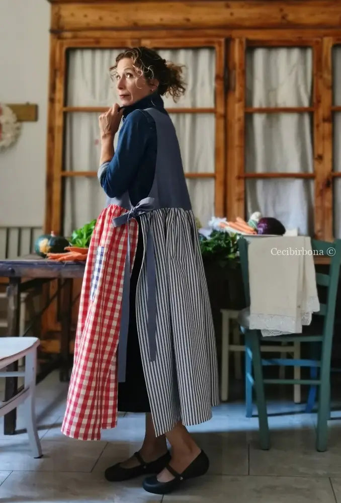 Grembiule patchwork a righe e quadri blu e rossi (Ref. 437) grembiule donna tessuti moderni