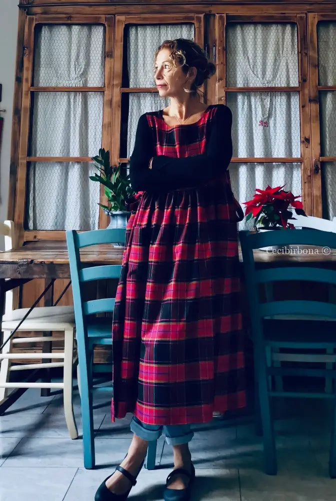 Grembiule per donna in tartan ciclamino e nero (Ref. 32) grembiule donna tessuti moderni