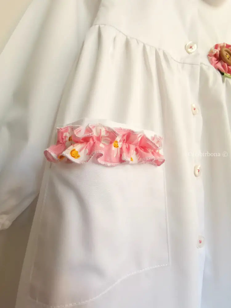 Il grembiulino con le margherite - Grembiule bianco per asilo con tasche a fiorellini grembiule asilo bimba