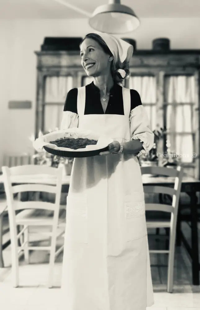 Manichette e foulard in tessuto di ghinea accessori cucina