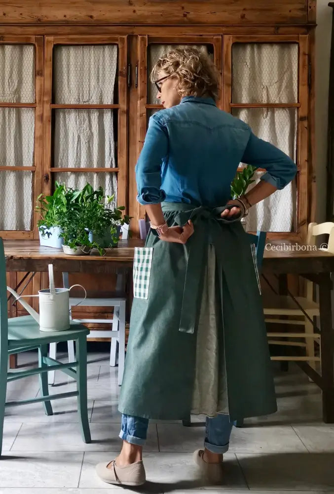 Mezzo grembiule verde con tasche a quadri (Ref. 326) grembiule donna tessuti moderni