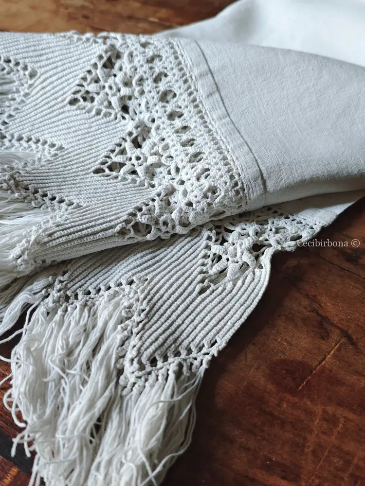 Riservato per Cristina Telo antico con monogramma DA e 35 sottopiatti all’ uncinetto biancheria antica per la casa