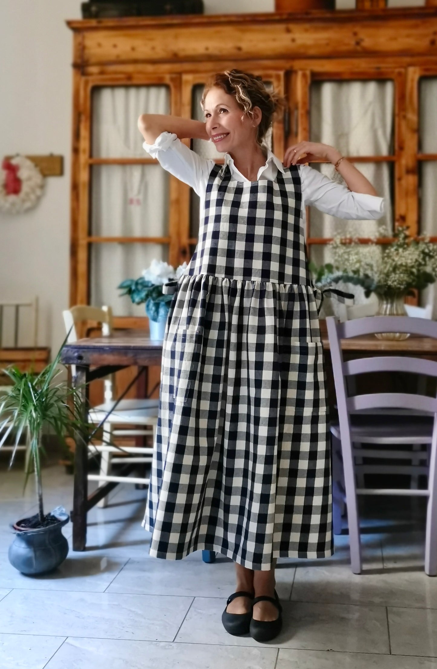 Grembiule in cotone a quadri blu e panna (Ref. 488)