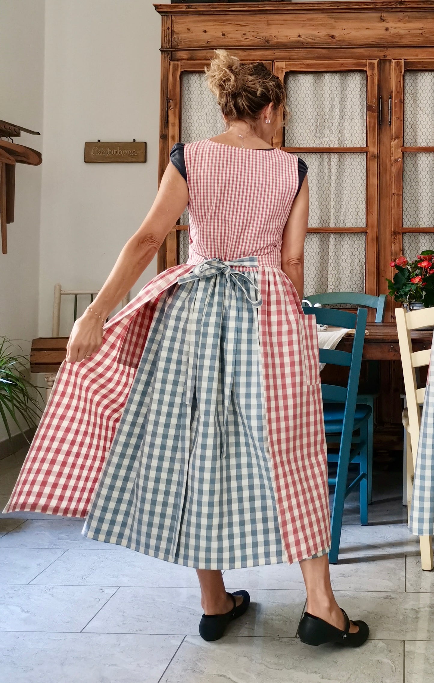 Grembiule in cotone patchwork rosa e celeste (Ref. 506)