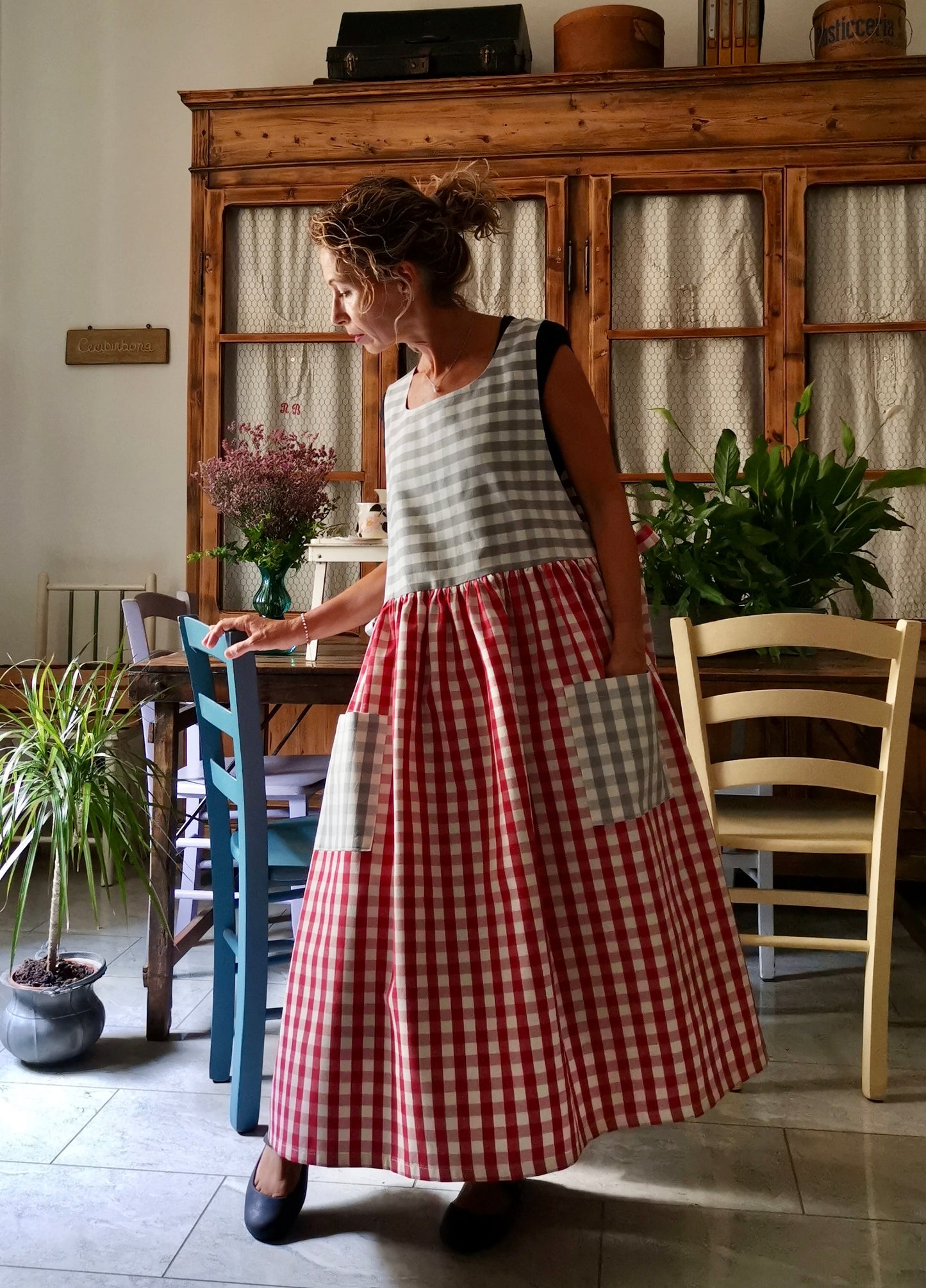 Grembiule patchwork a quadri rossi e grigi (Ref. 531)