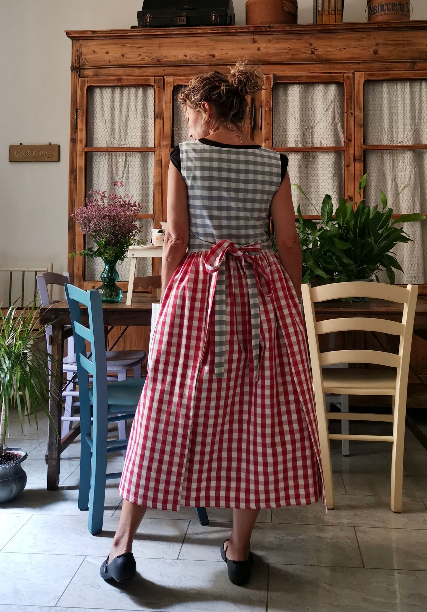 Grembiule patchwork a quadri rossi e grigi (Ref. 531)