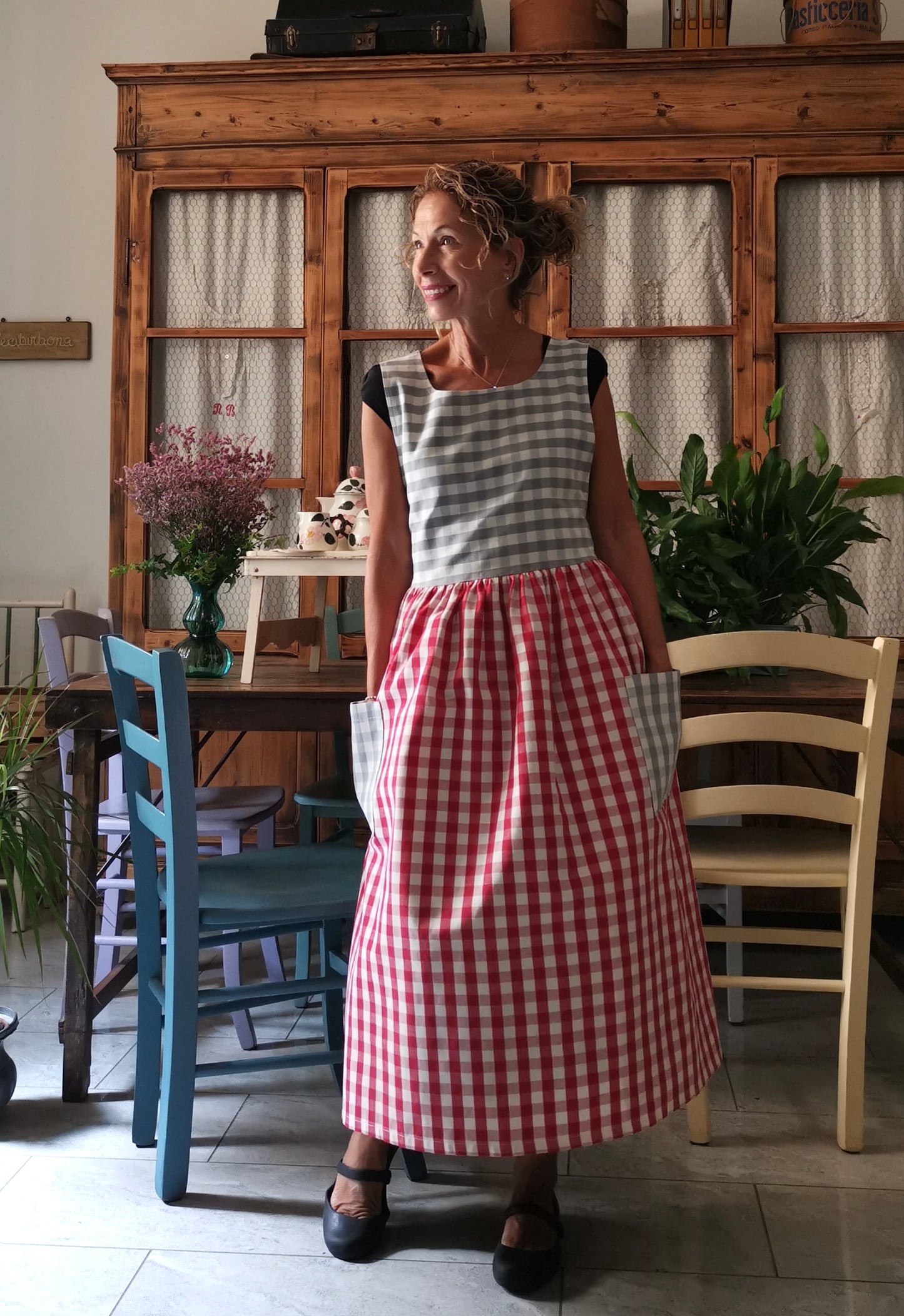 Grembiule patchwork a quadri rossi e grigi (Ref. 531)