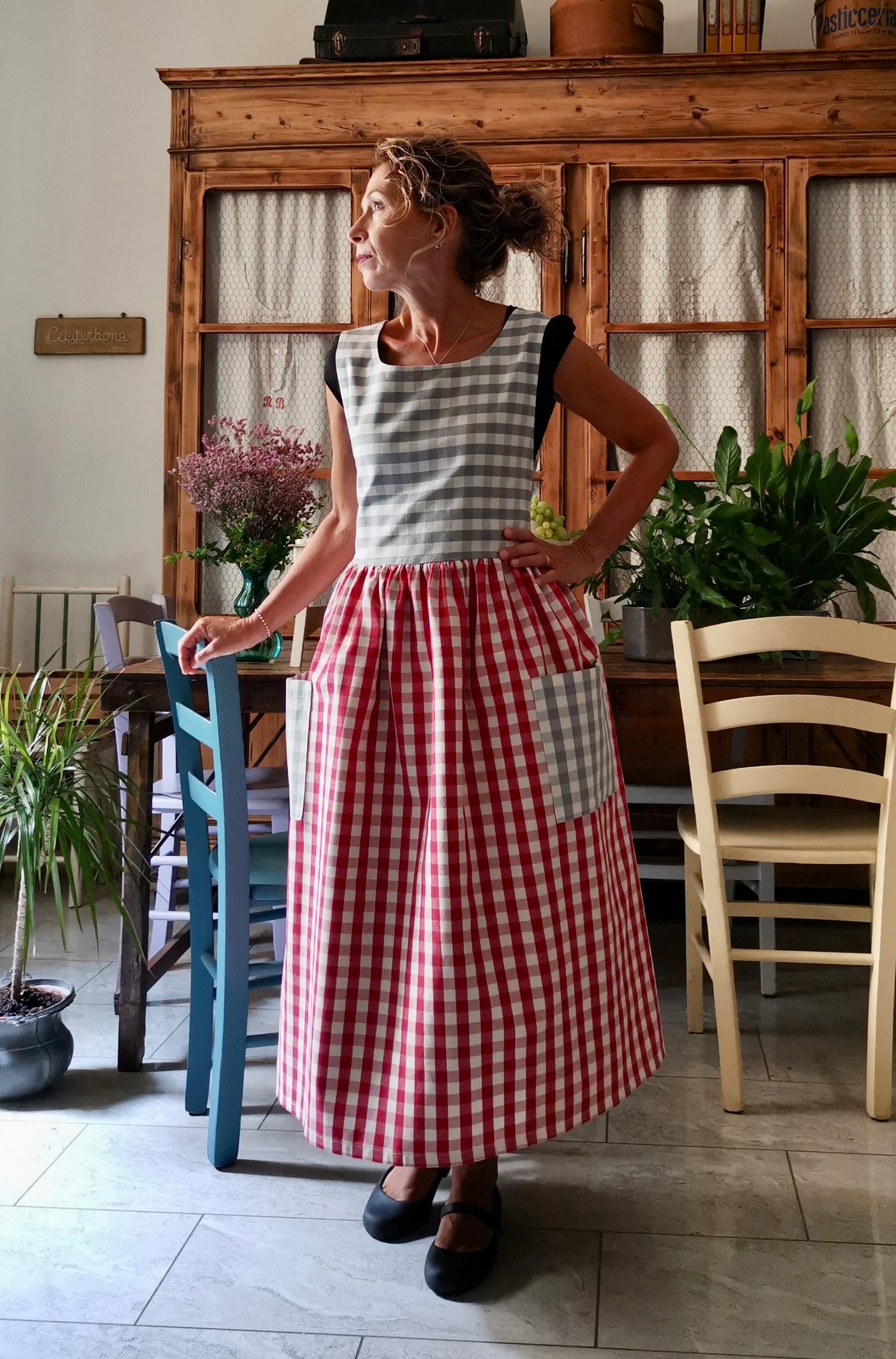 Grembiule patchwork a quadri rossi e grigi (Ref. 531)