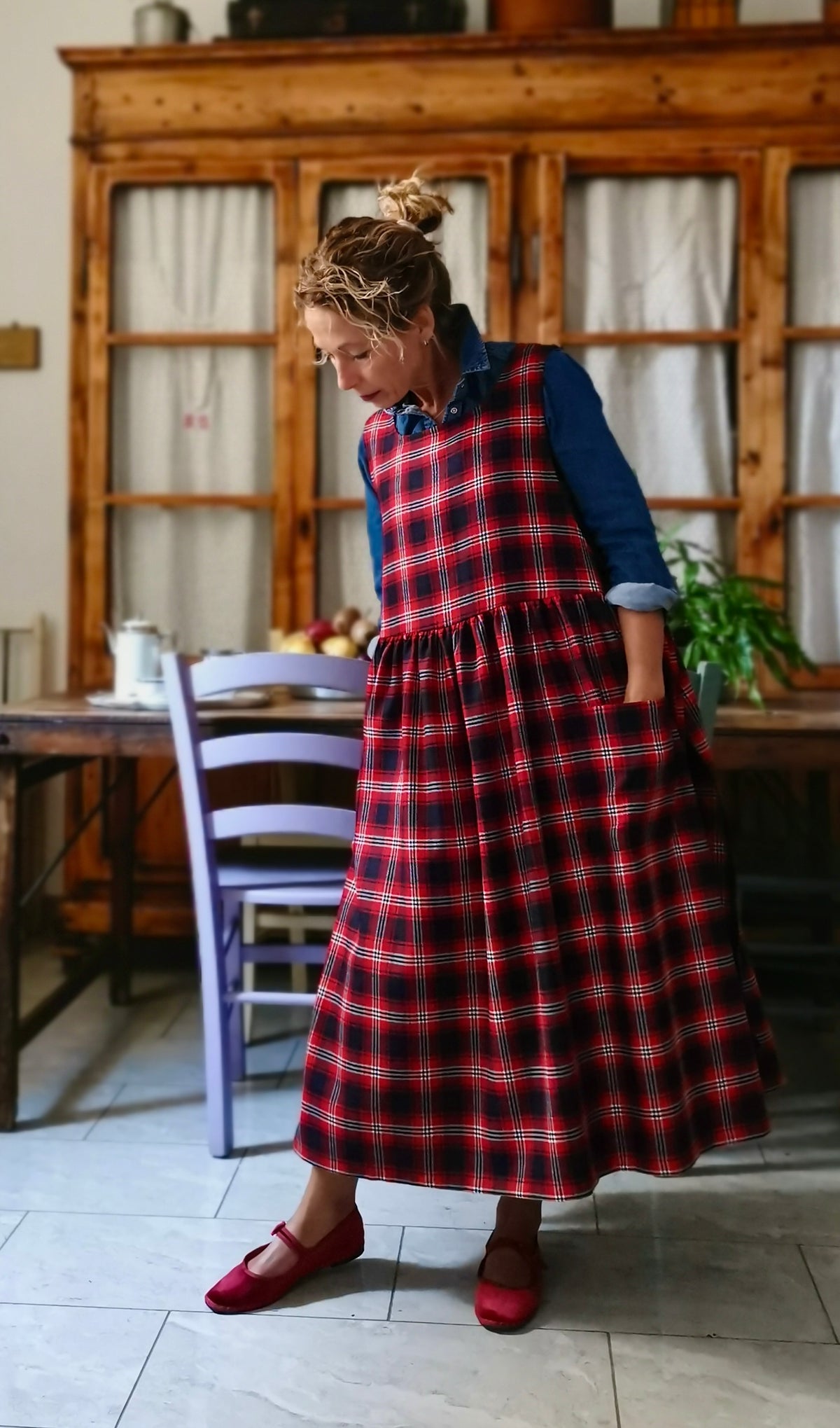 Grembiule in pura lana tartan rossa e blu (Ref. 548)