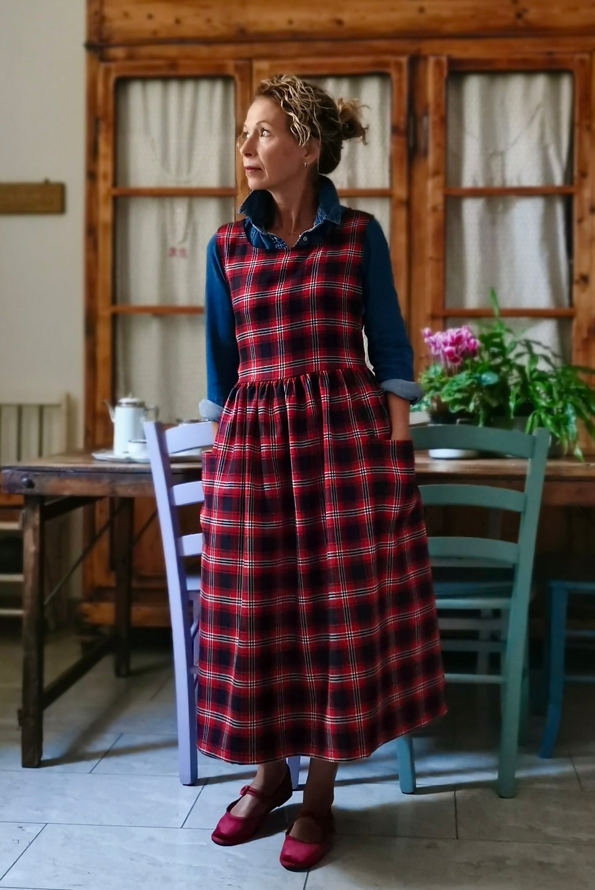 Grembiule in pura lana tartan rossa e blu (Ref. 548)