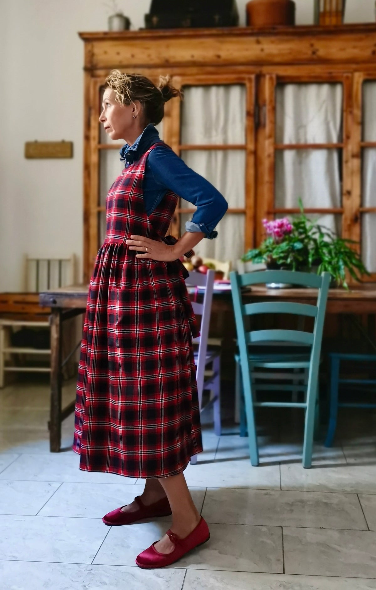 Grembiule in pura lana tartan rossa e blu (Ref. 548)