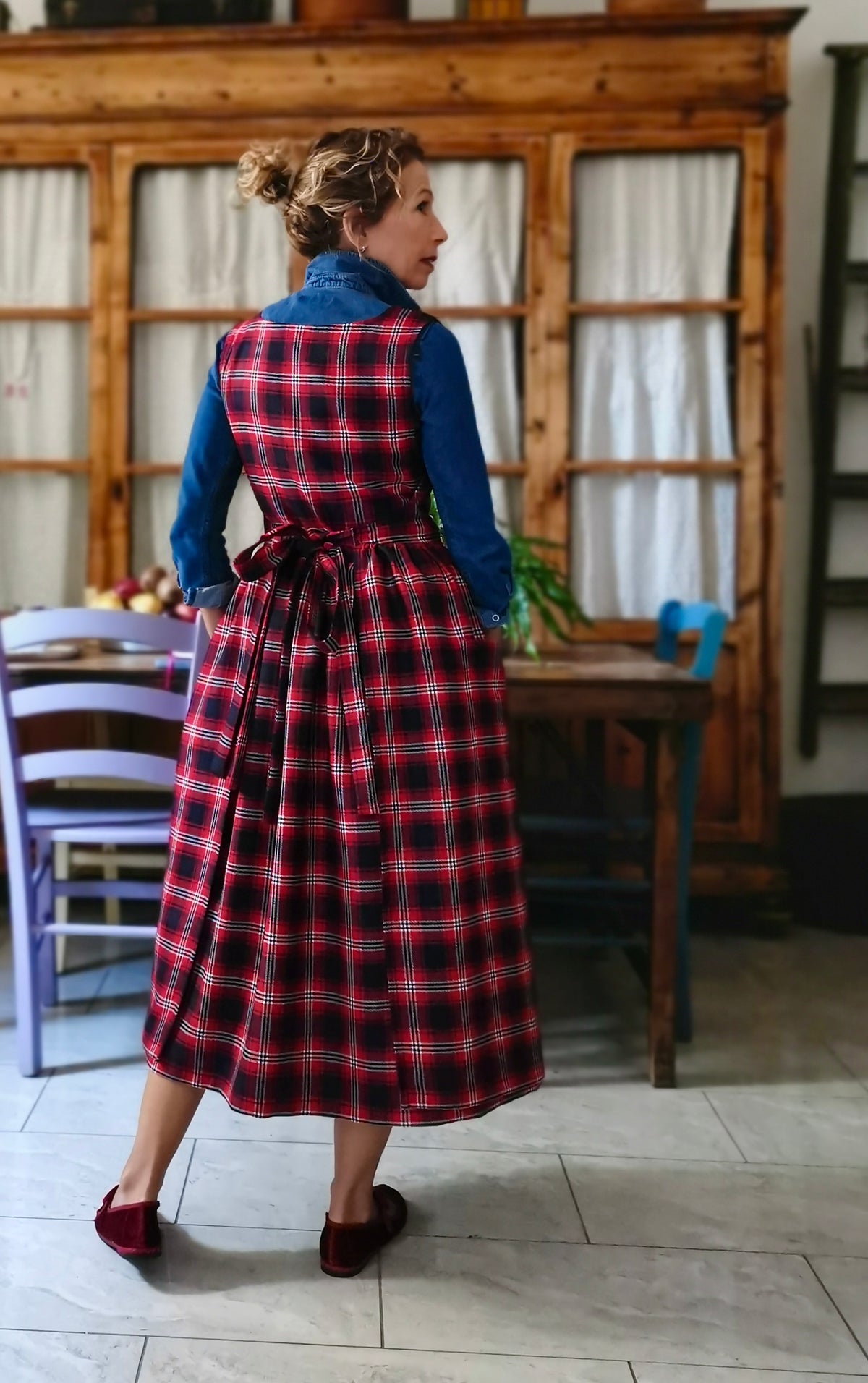 Grembiule in pura lana tartan rossa e blu (Ref. 548)