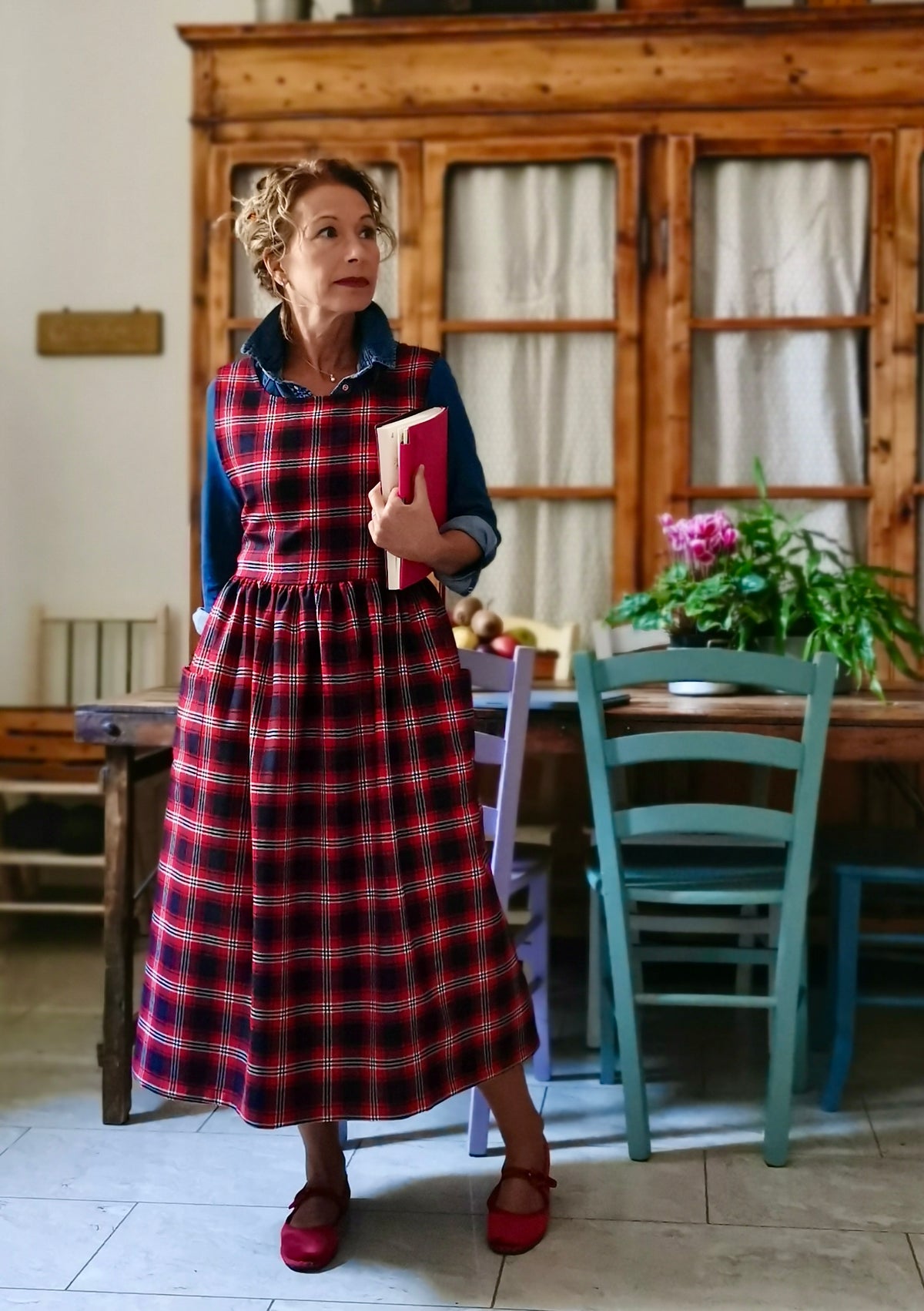 Grembiule in pura lana tartan rossa e blu (Ref. 548)