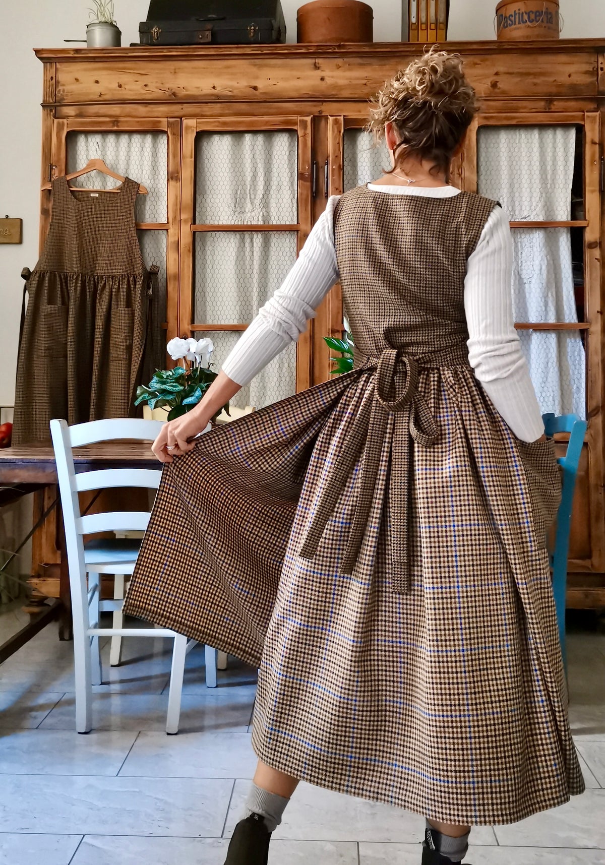 Grembiule in lana patchwork tartan sui toni del marrone (Ref. 558)