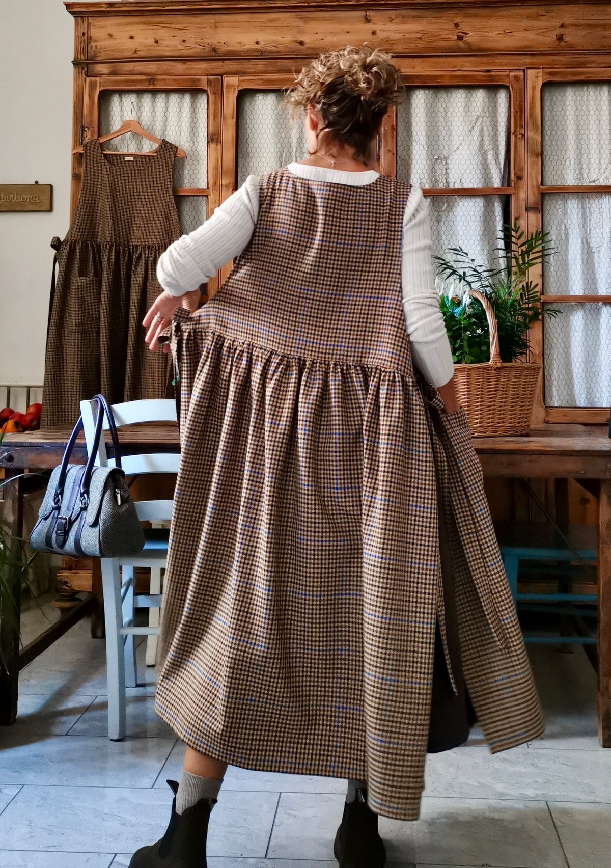 Grembiule in pura lana sui toni del marrone beige blu (Ref. 557)
