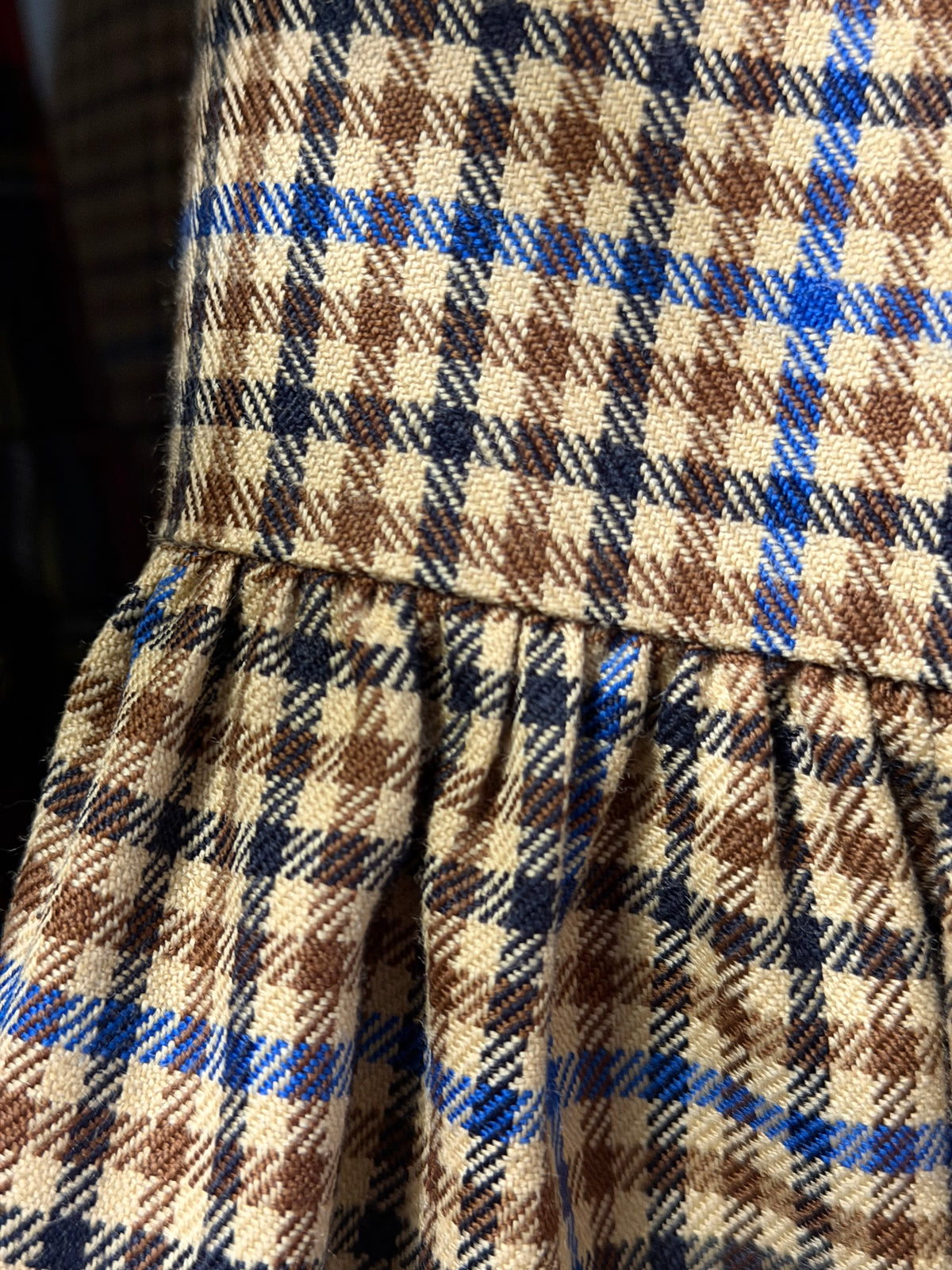 Grembiule in pura lana sui toni del marrone beige blu (Ref. 557)