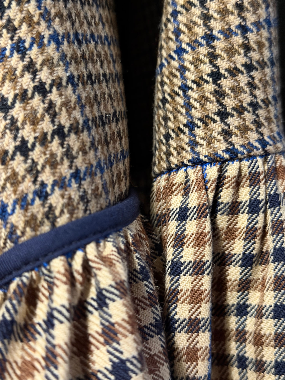 Grembiule in lana patchwork tartan sui toni del marrone (Ref. 558)