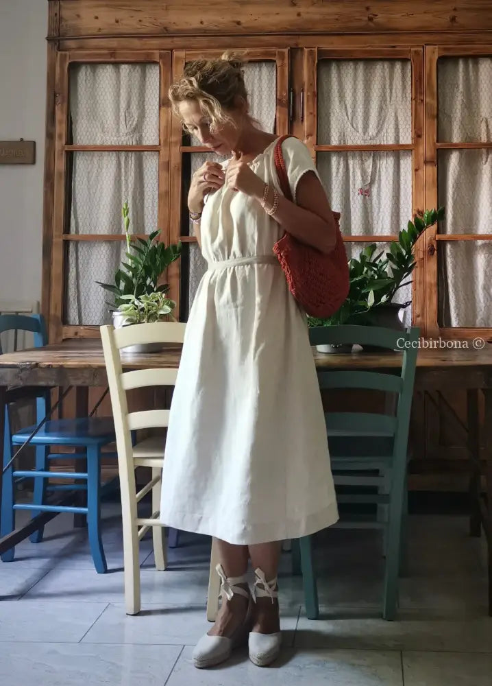 Abito antico con monogramma EF (Ref. 422) Abito antico