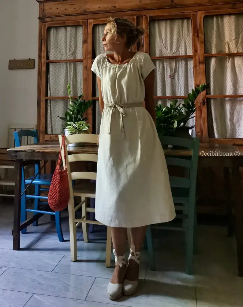 Abito antico con monogramma EF (Ref. 422) Abito antico