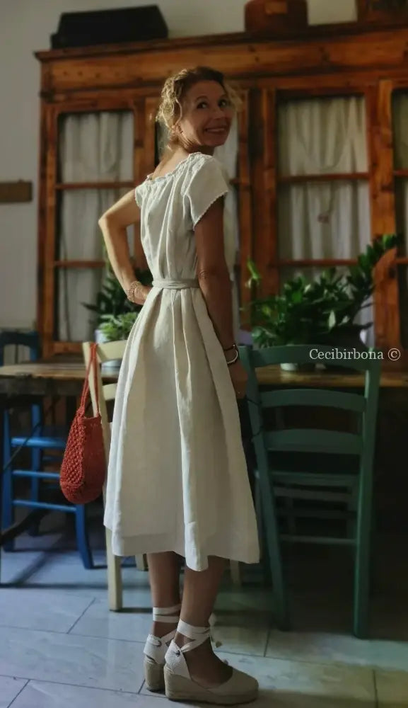 Abito antico con monogramma EF (Ref. 422) Abito antico