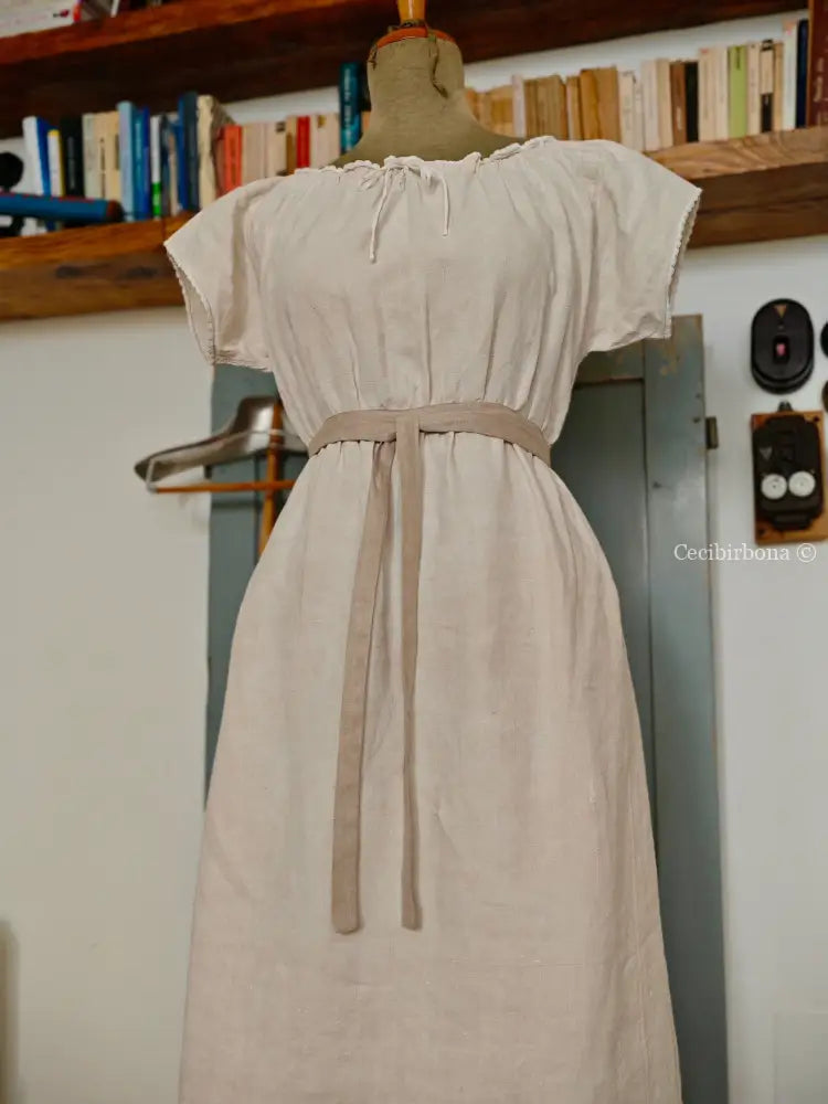 Abito antico con monogramma EF (Ref. 422) Abito antico