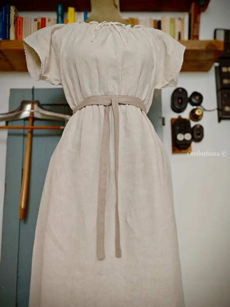 Abito antico con monogramma EF (Ref. 422) Abito antico