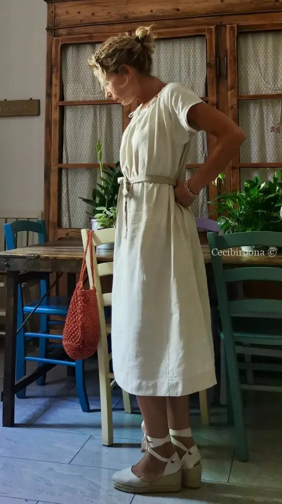 Abito antico con monogramma EF (Ref. 422) Abito antico