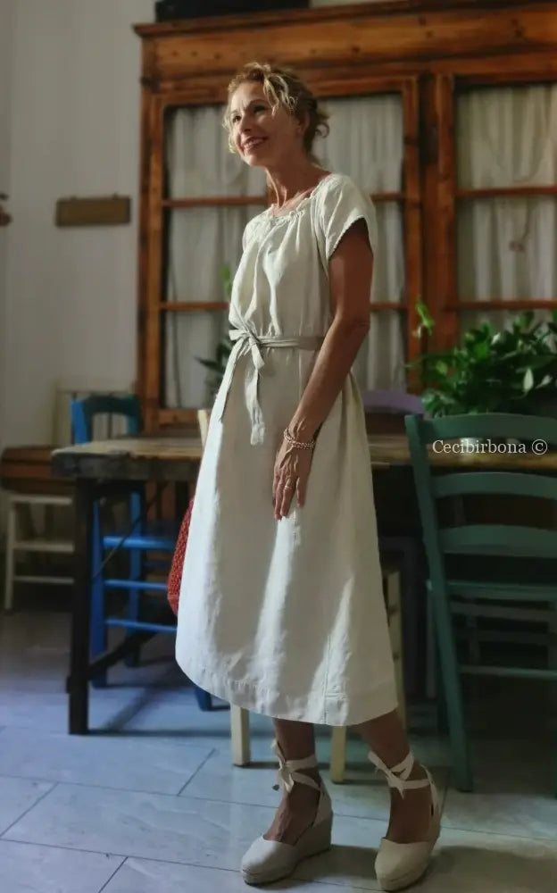 Abito antico con monogramma EF (Ref. 422) Abito antico