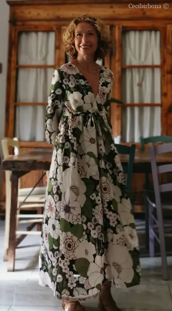Abito con maniche in tessuto a fiori (Ref. 122) abito donna