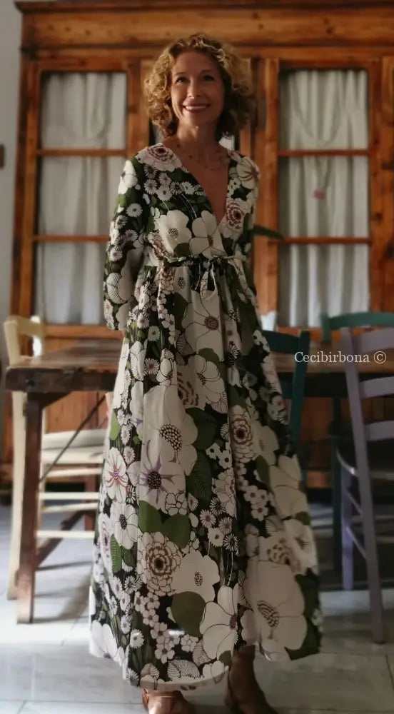 Abito con maniche in tessuto a fiori (Ref. 122) abito donna