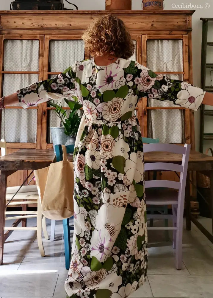 Abito con maniche in tessuto a fiori (Ref. 122) abito donna