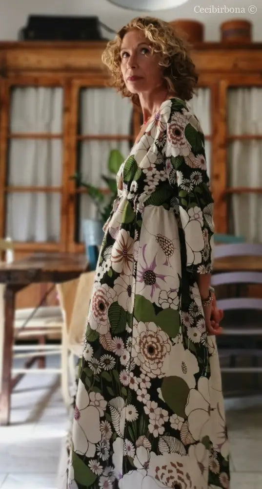 Abito con maniche in tessuto a fiori (Ref. 122) abito donna