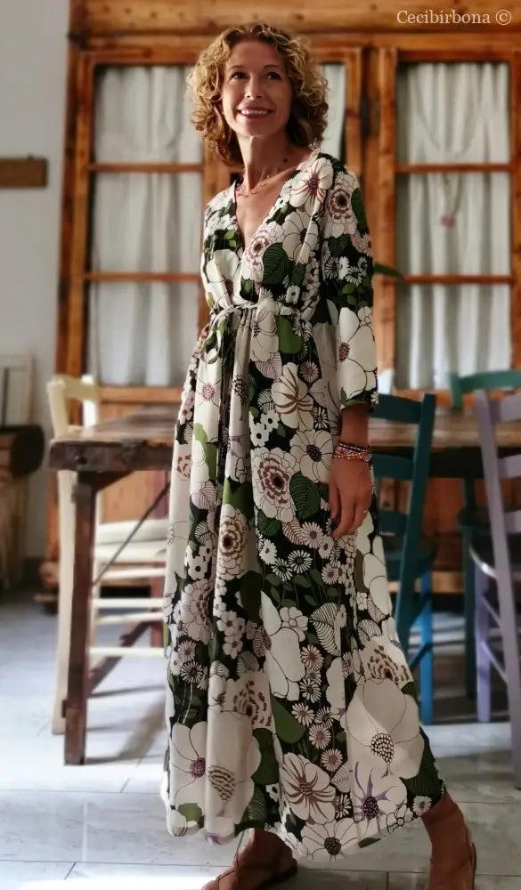 Abito con maniche in tessuto a fiori (Ref. 122) abito donna