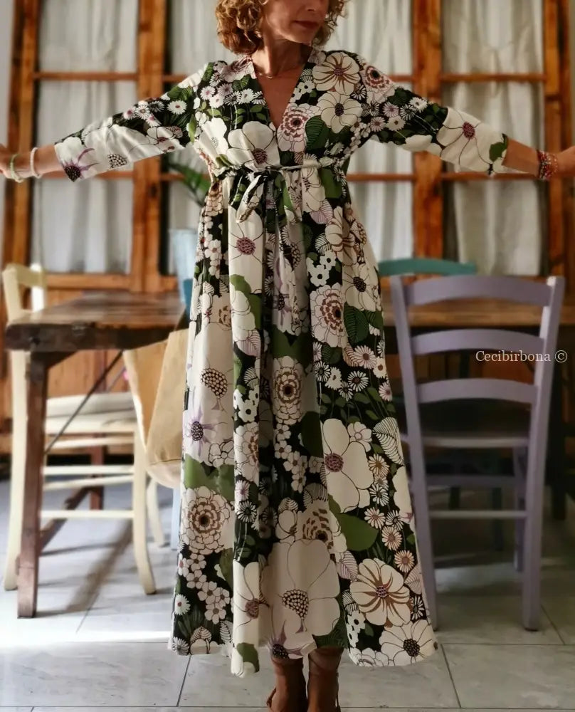 Abito con maniche in tessuto a fiori (Ref. 122) abito donna
