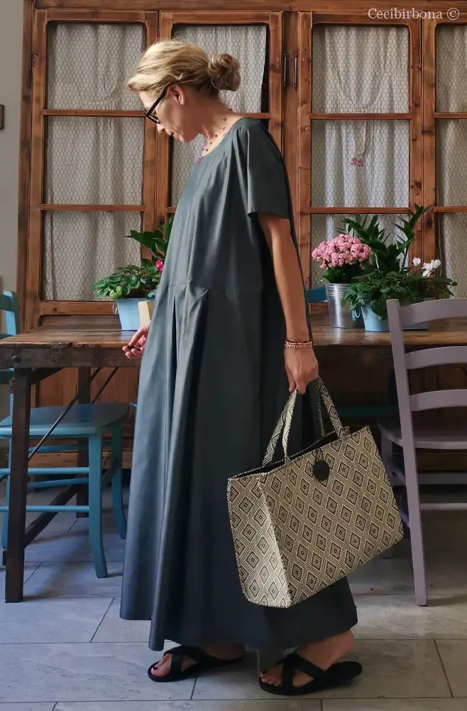 Abito grigio con pieghe e mezze maniche (Ref. 174) abito donna