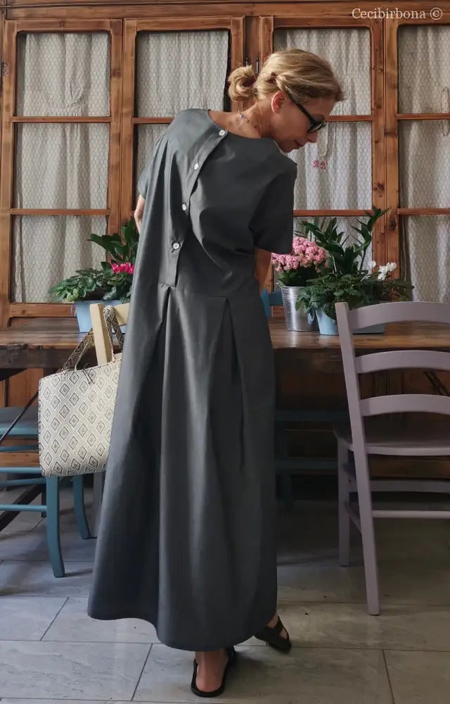Abito grigio con pieghe e mezze maniche (Ref. 174) abito donna