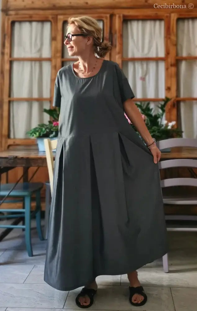 Abito grigio con pieghe e mezze maniche (Ref. 174) abito donna