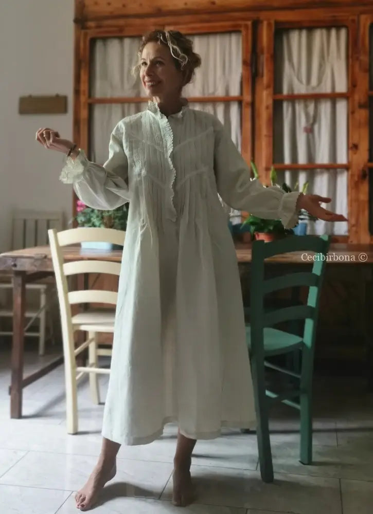 Abito in lino antico con maniche lunghe “Corredo di Angiolina” abito donna
