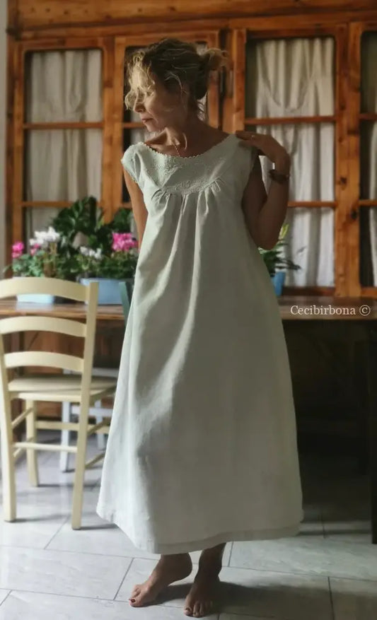 Abito in lino antico senza maniche “Corredo di Angiolina” abito donna